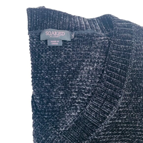 SOAKED IN LUXURY Chenille V-Neck Pullover Sweater size medium Black - Picture 2 of 11